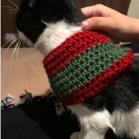 Christmas Dog Cat Cowl Silky Soft Cowl Hand Crochet Sizes XXSmall 10-11"Cir - Picture 4 of 5